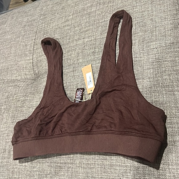 Skims Sleep Bra - Picture 5 of 5